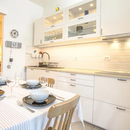 Tesa Delight -top Position- Apartment